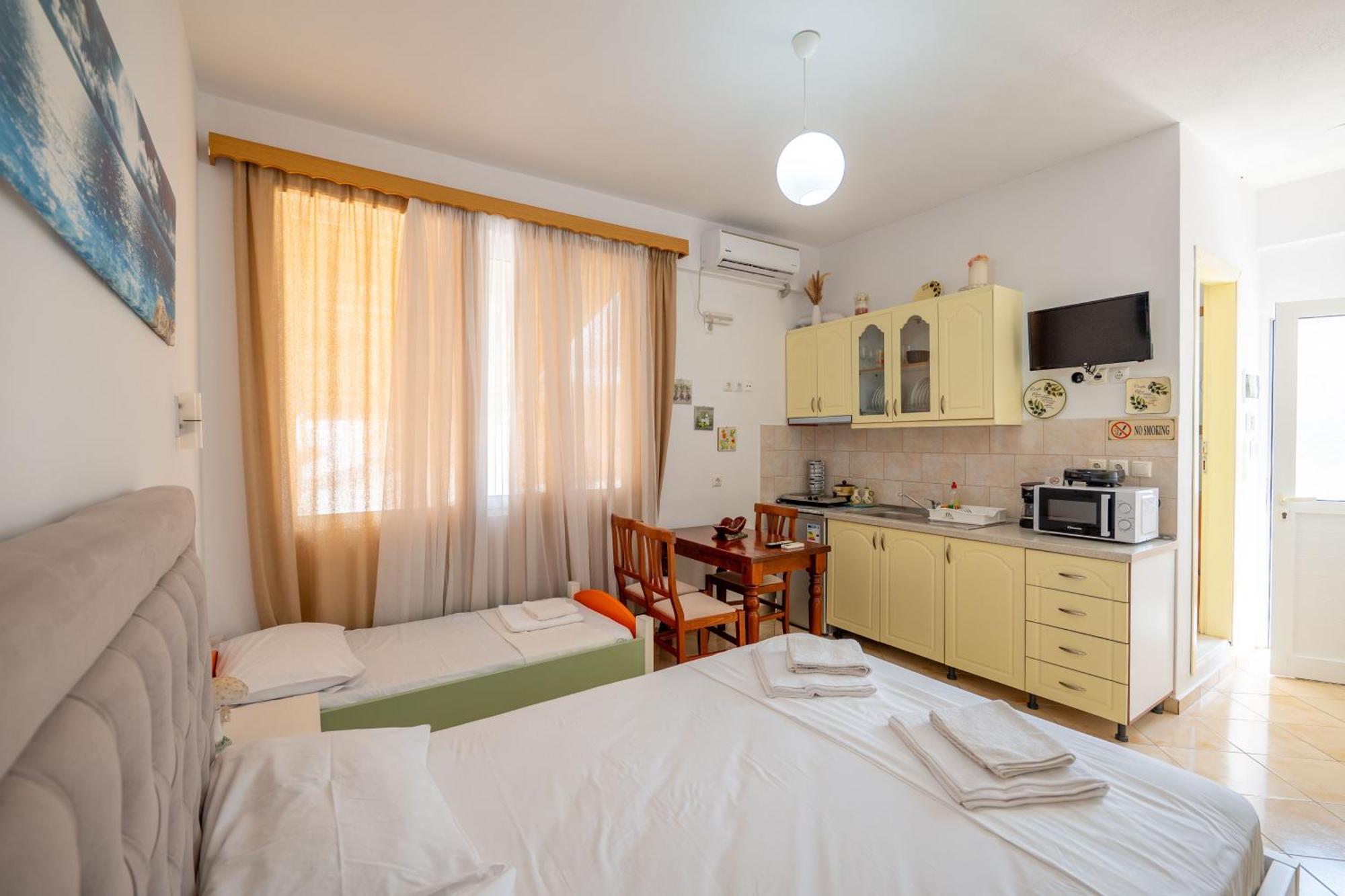 Cozy Downtown Apartmán Ksamil